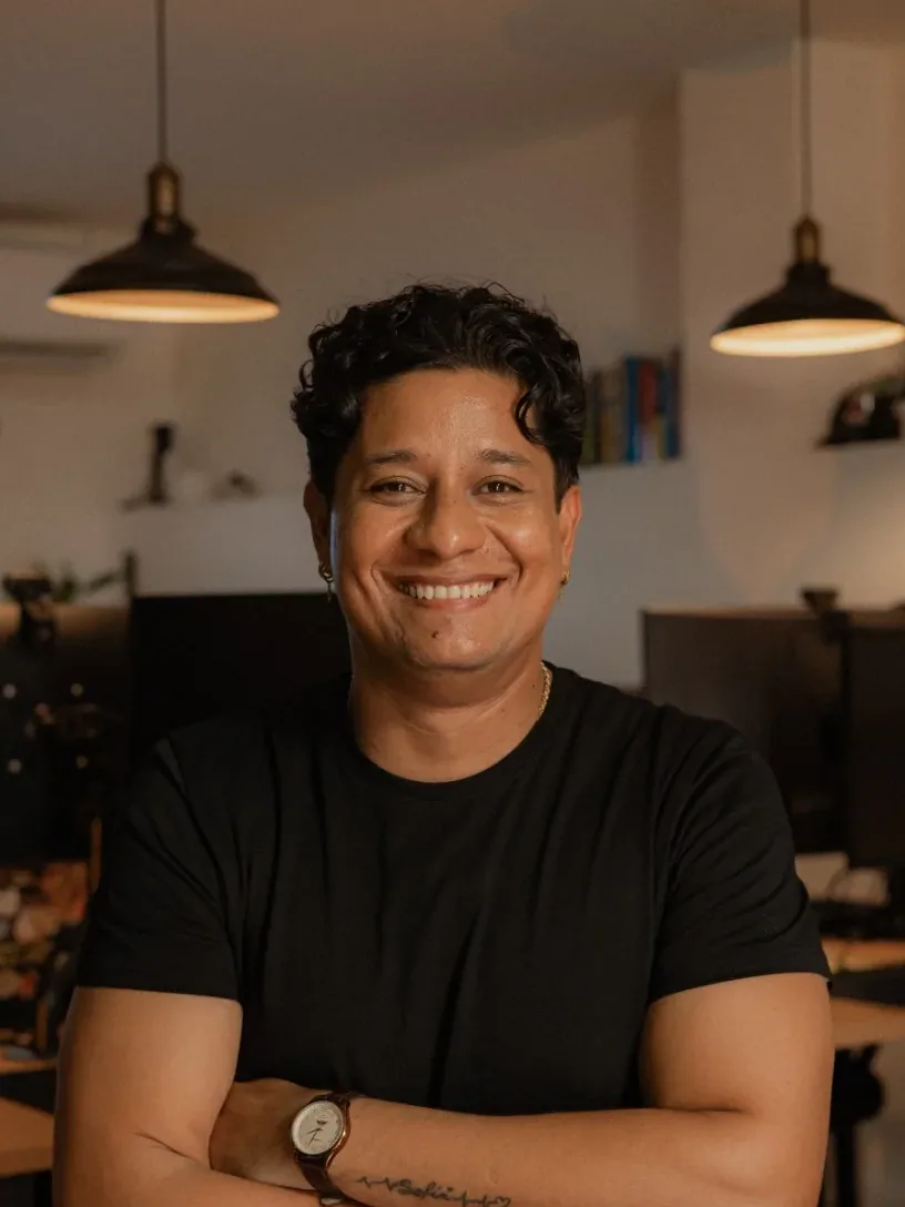 Retrato de Arnold Avila, cofundador y CEO de Avanxo